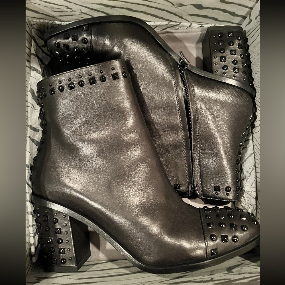 Alexander McQueen black studded boots size US 9/39. Worn once. Original owner.